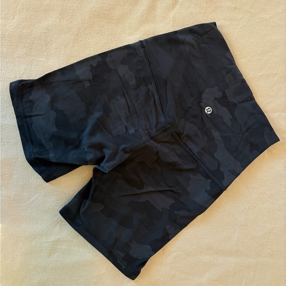 lululemon athletica Camo Black 6” Shorts - Picture 3 of 5